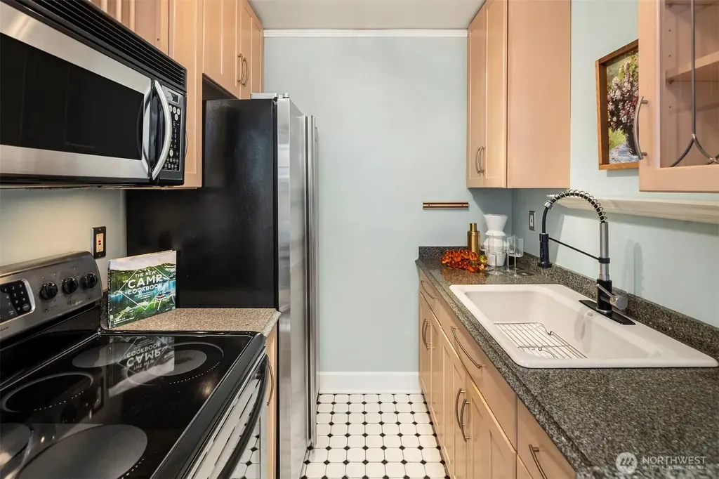 408 Bellevue Avenue E Seattle WA 98102