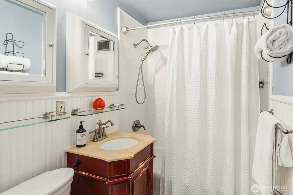 408 Bellevue Avenue E Seattle WA 98102