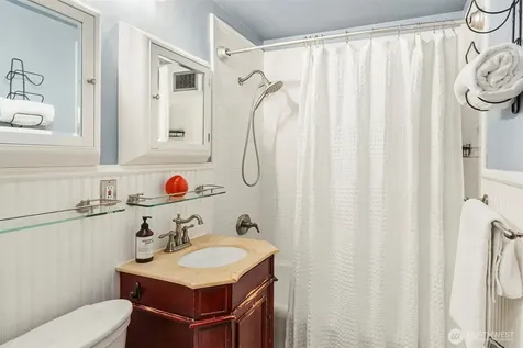 408 Bellevue Avenue E Seattle WA 98102