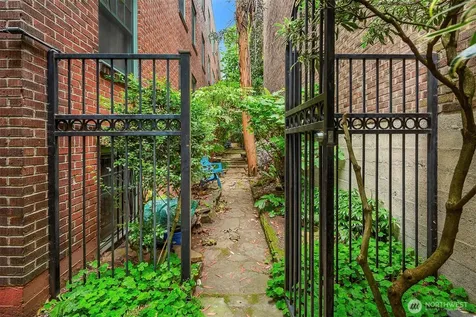 408 Bellevue Avenue E Seattle WA 98102