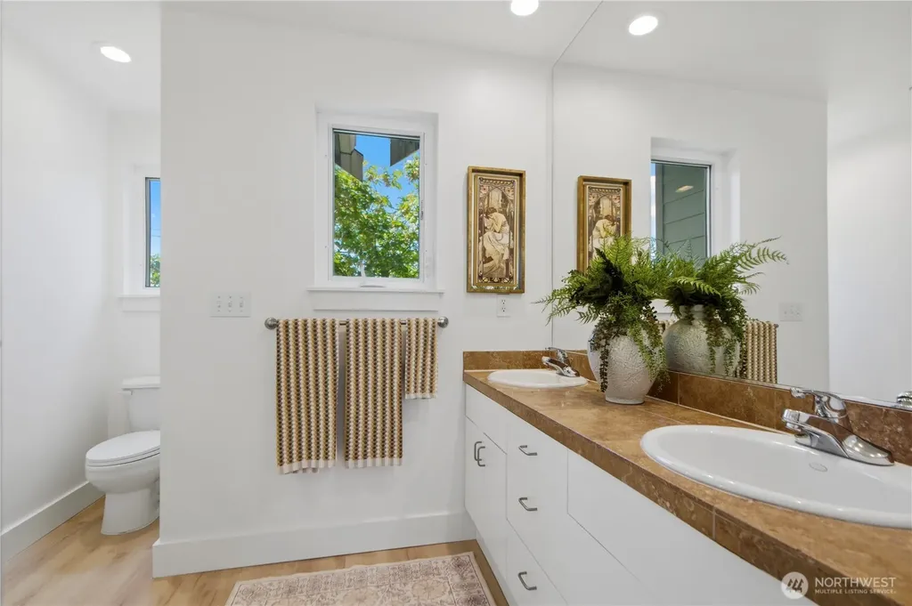 168 18th Avenue Seattle WA 98122