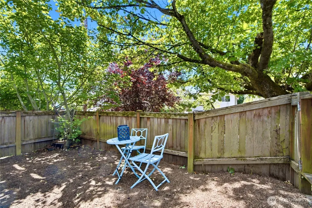 168 18th Avenue Seattle WA 98122