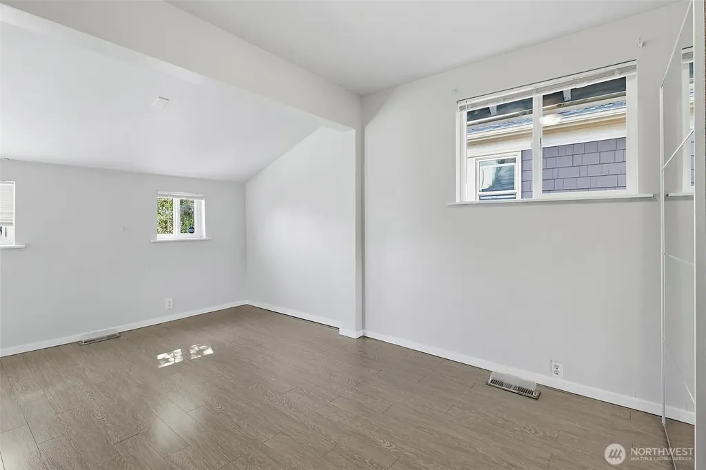5454 35th Avenue SW Seattle WA 98126