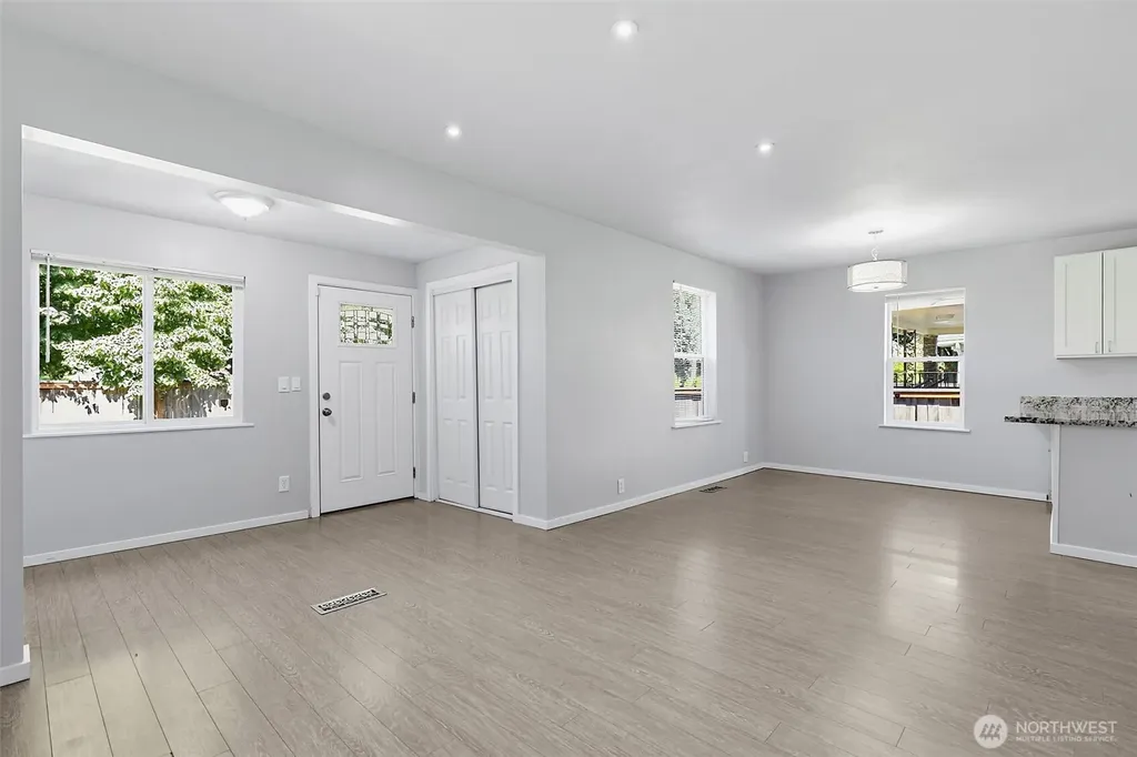 5454 35th Avenue SW Seattle WA 98126