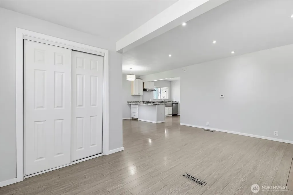 5454 35th Avenue SW Seattle WA 98126