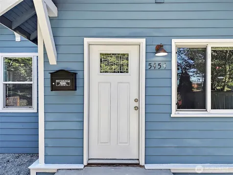 5454 35th Avenue SW Seattle WA 98126