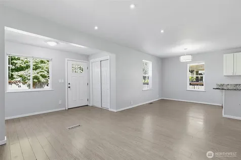 5454 35th Avenue SW Seattle WA 98126