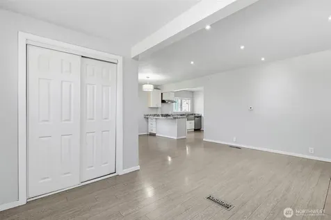5454 35th Avenue SW Seattle WA 98126