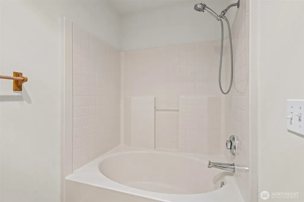 23332 59th Place S Kent WA 98032