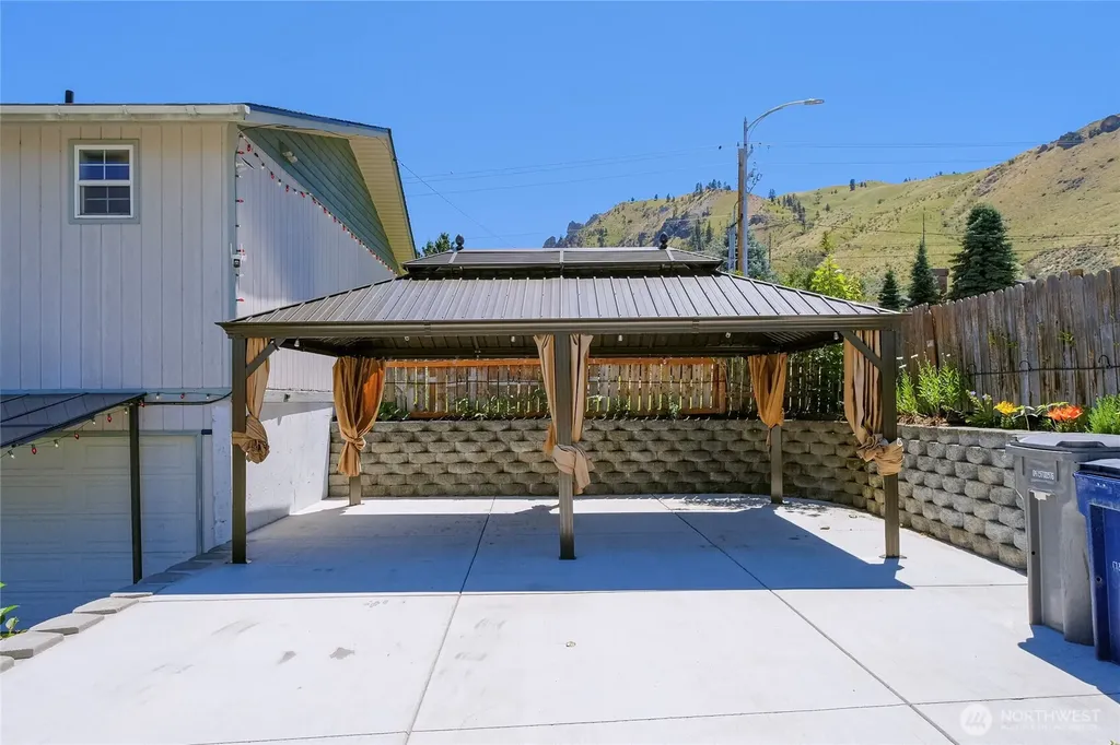 1422 Millerdale Avenue Wenatchee WA 98801