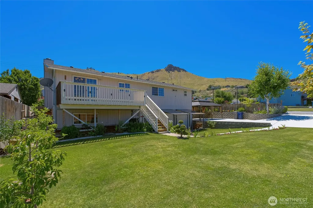 1422 Millerdale Avenue Wenatchee WA 98801