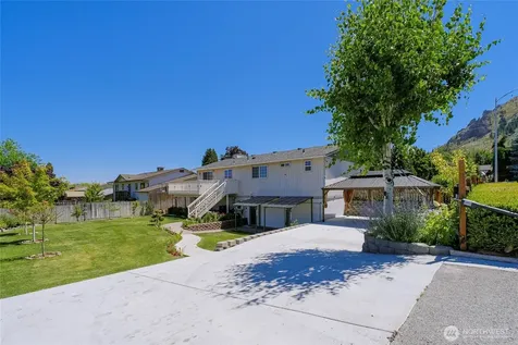 1422 Millerdale Avenue Wenatchee WA 98801