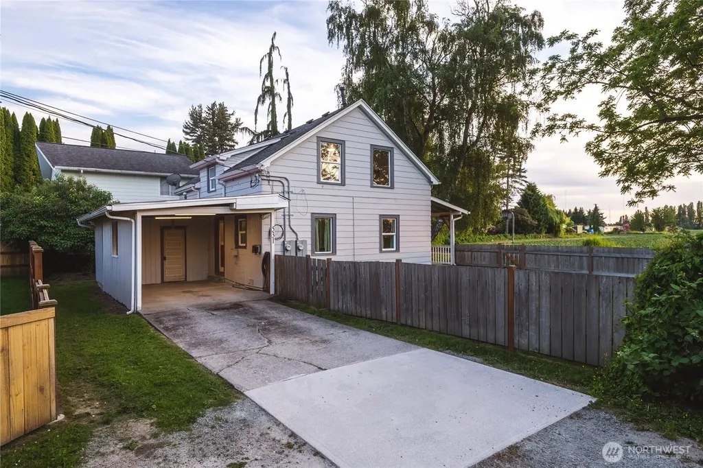 531 N Barker Street Mount Vernon WA 98273