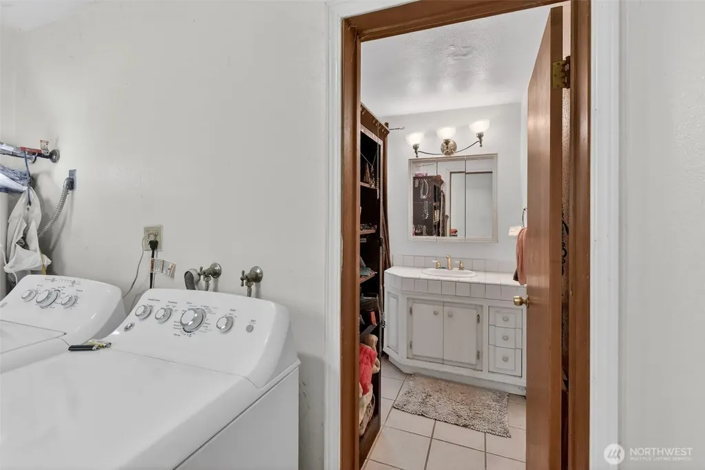 548 Lemmon Road Port Angeles WA 98362