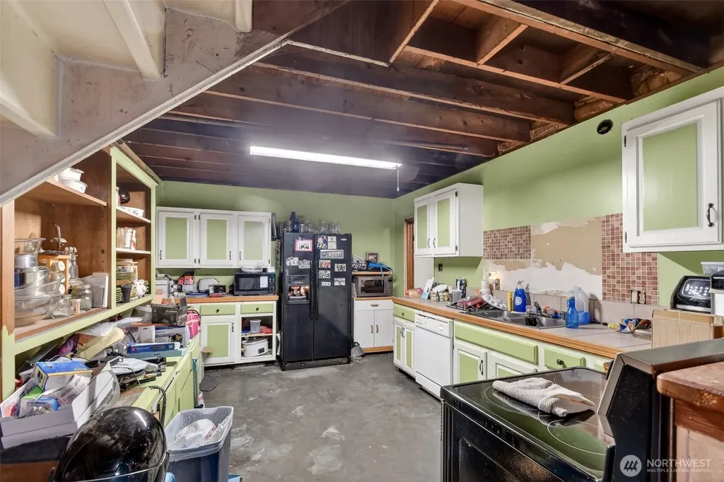 548 Lemmon Road Port Angeles WA 98362