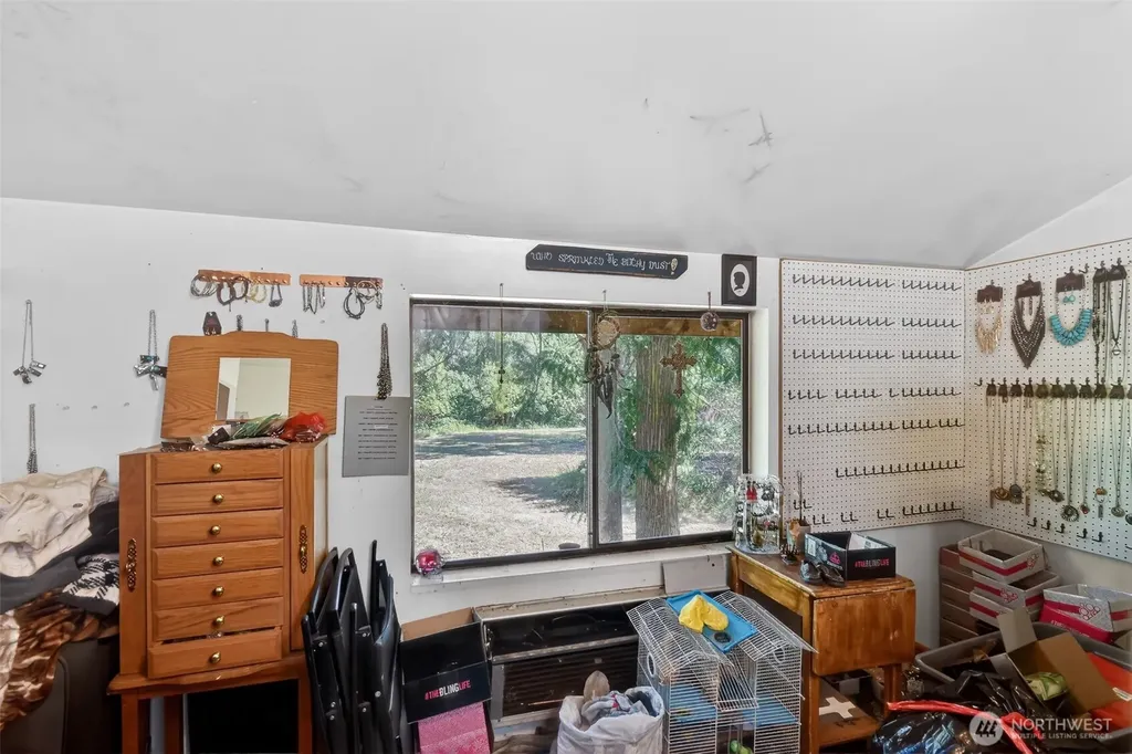 548 Lemmon Road Port Angeles WA 98362