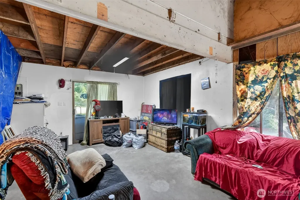 548 Lemmon Road Port Angeles WA 98362