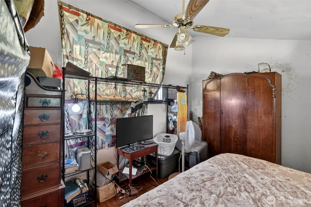 548 Lemmon Road Port Angeles WA 98362