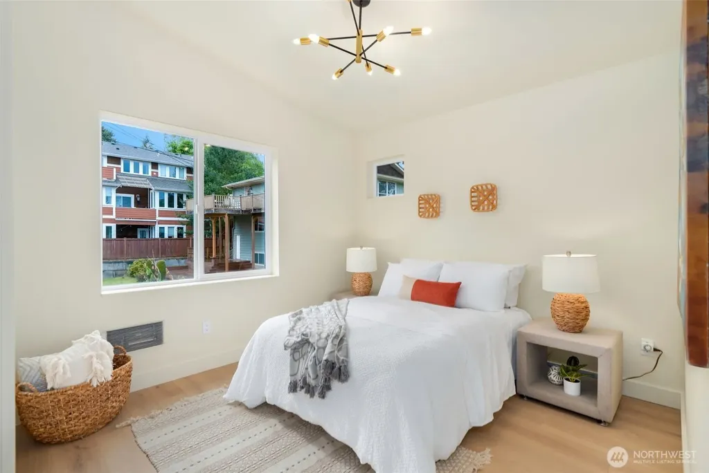 4413 50th Avenue SW Seattle WA 98116