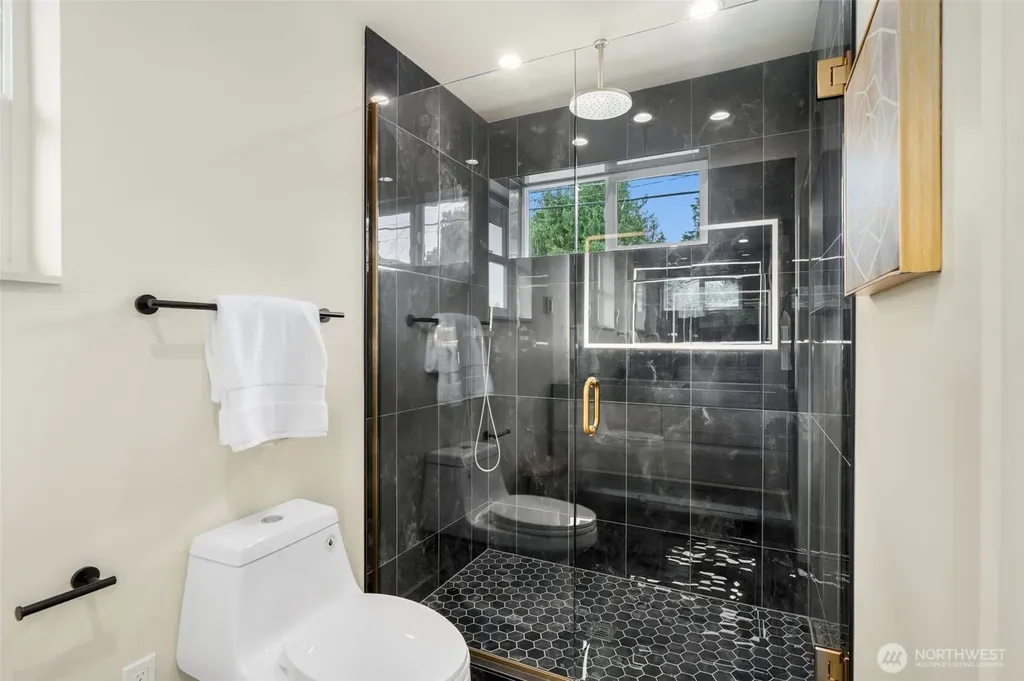 4413 50th Avenue SW Seattle WA 98116