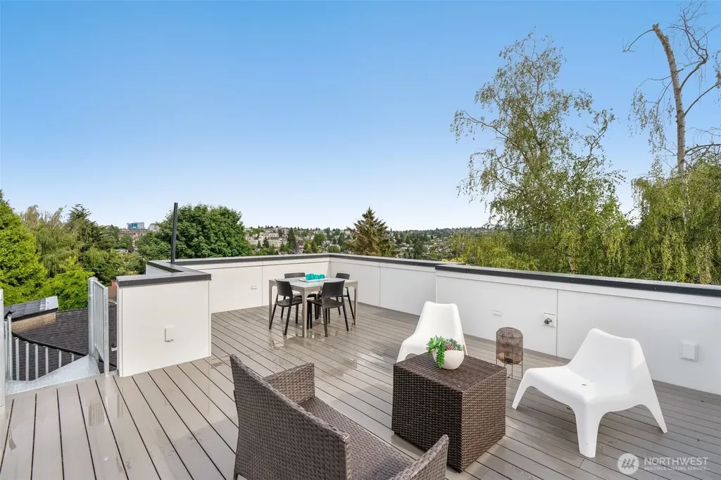 4413 50th Avenue SW Seattle WA 98116