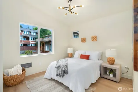 4413 50th Avenue SW Seattle WA 98116