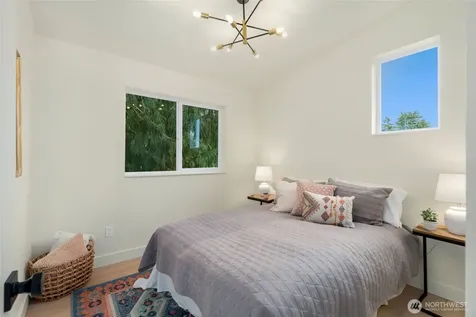 4413 50th Avenue SW Seattle WA 98116