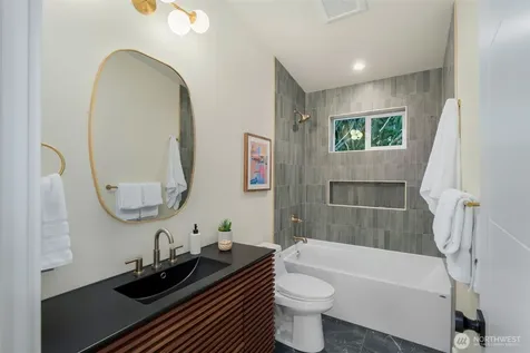 4413 50th Avenue SW Seattle WA 98116