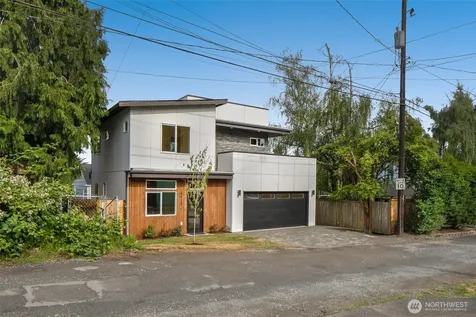 4413 50th Avenue SW Seattle WA 98116