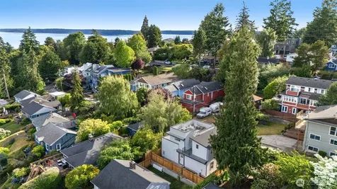 4413 50th Avenue SW Seattle WA 98116