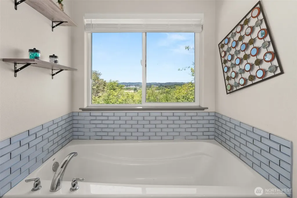 210 Mitchell Lane NE Napavine WA 98532