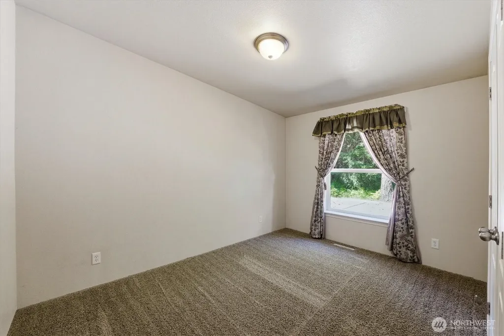 1142 Driskill Road Newport WA 99156