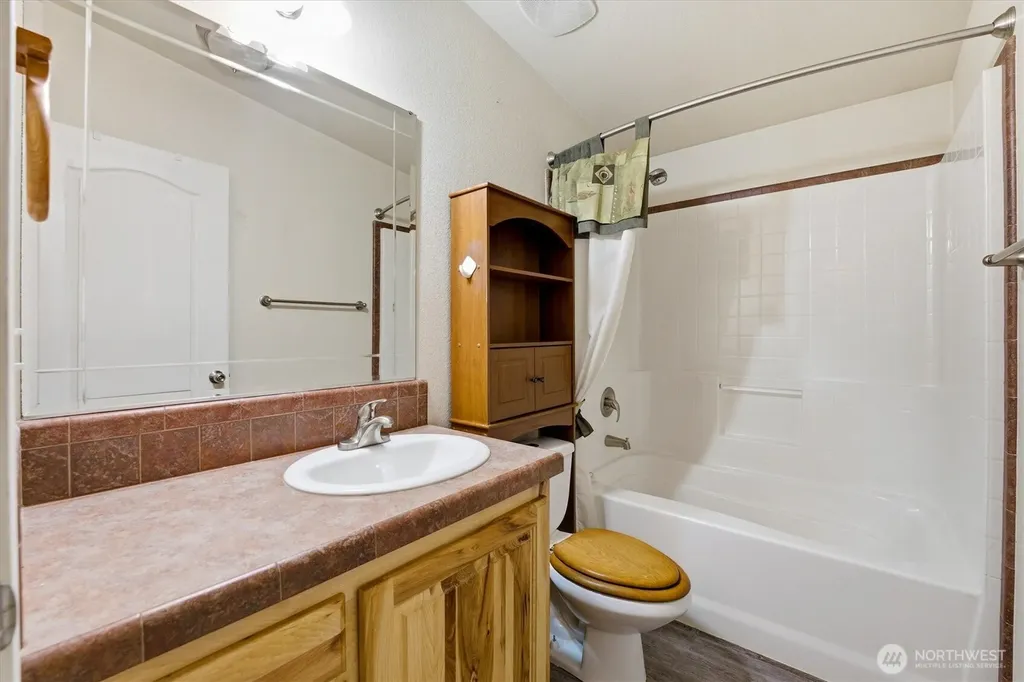 1142 Driskill Road Newport WA 99156