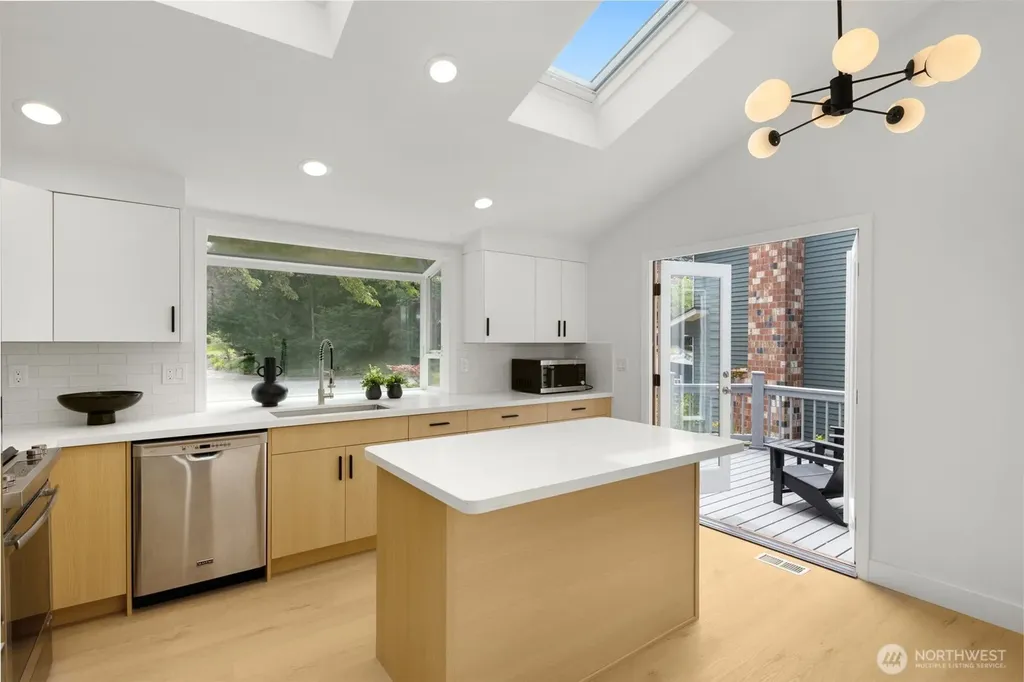 9416 NE 143rd Street Kirkland WA 98034