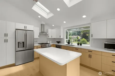 9416 NE 143rd Street Kirkland WA 98034