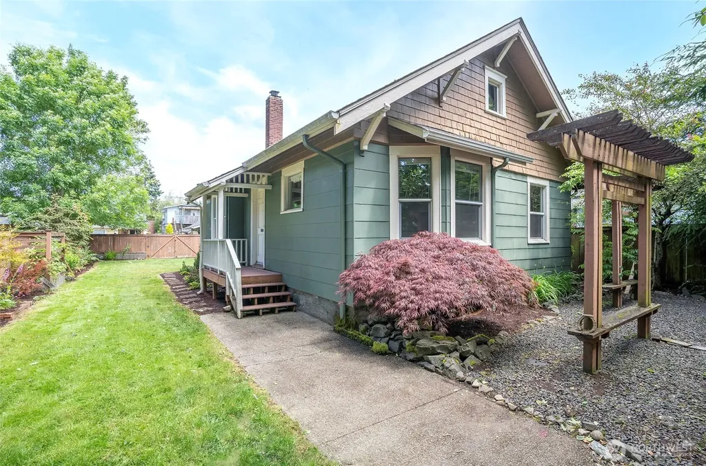 2909 N 7th Street Tacoma WA 98406