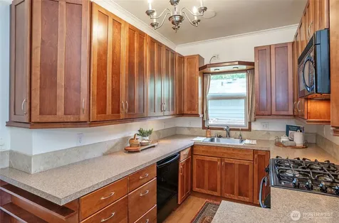 2909 N 7th Street Tacoma WA 98406