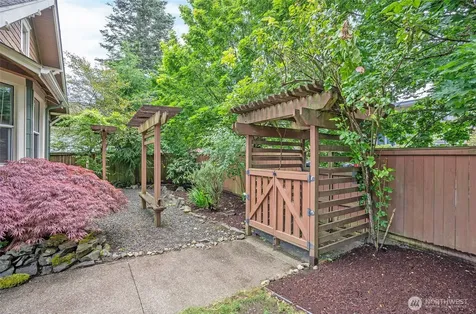 2909 N 7th Street Tacoma WA 98406