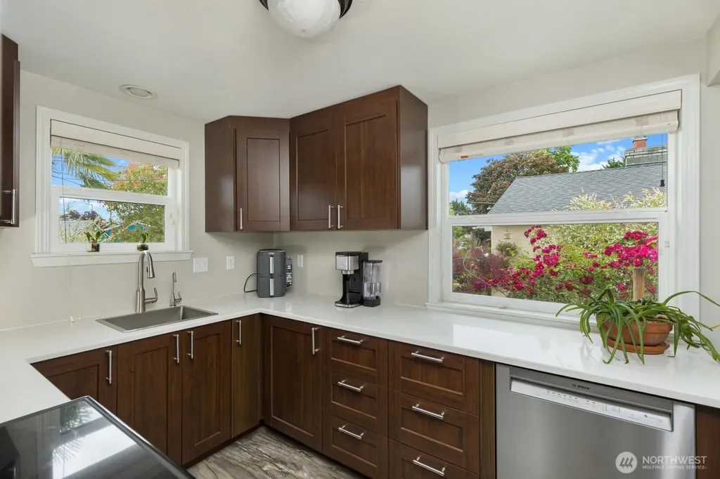 8440 54th Avenue S Seattle WA 98118