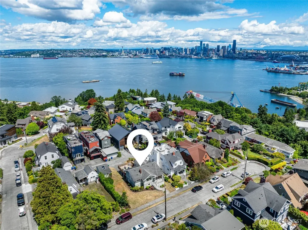 3722 SW Grayson Street Seattle WA 98126