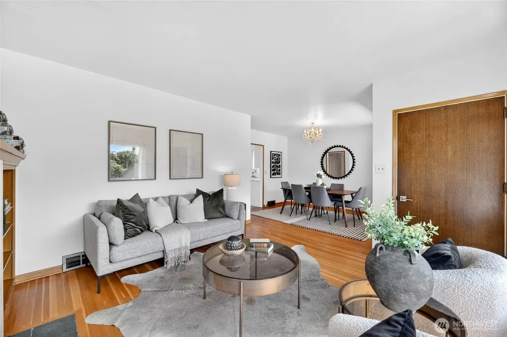 3722 SW Grayson Street Seattle WA 98126
