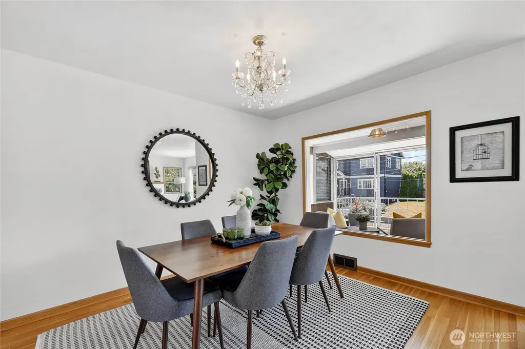 3722 SW Grayson Street Seattle WA 98126
