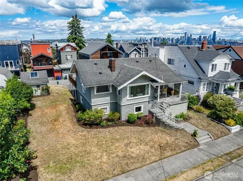 3722 SW Grayson Street Seattle WA 98126