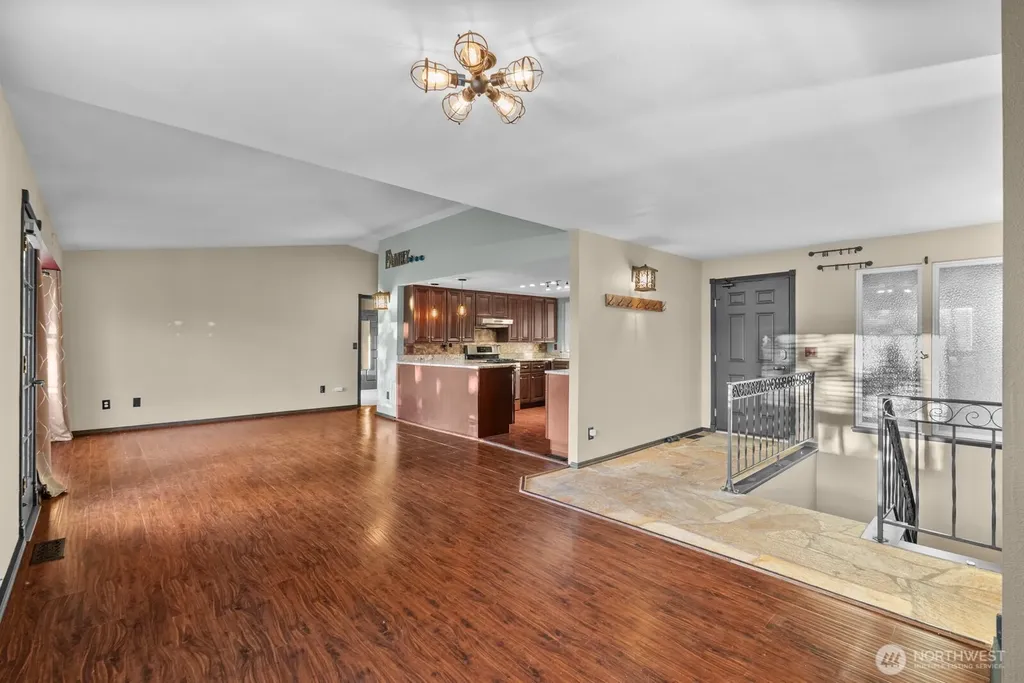 1531 Vista Drive Puyallup WA 98372