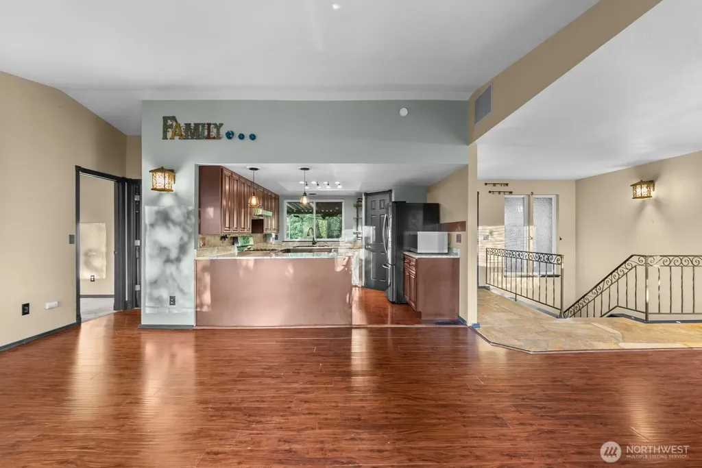 1531 Vista Drive Puyallup WA 98372