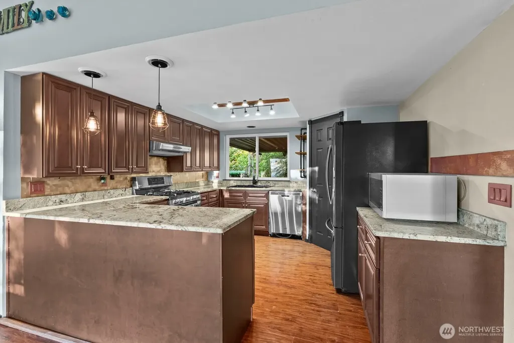 1531 Vista Drive Puyallup WA 98372