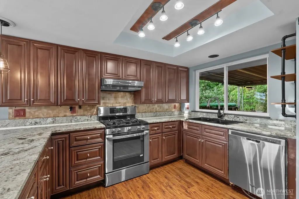 1531 Vista Drive Puyallup WA 98372