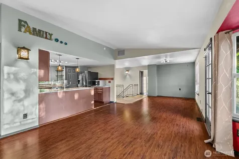 1531 Vista Drive Puyallup WA 98372