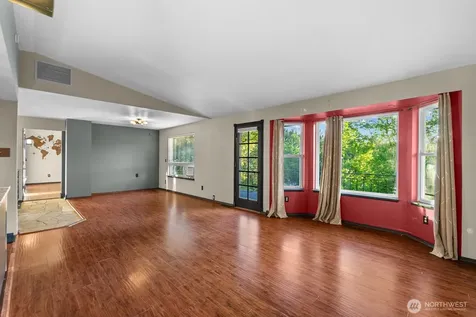 1531 Vista Drive Puyallup WA 98372