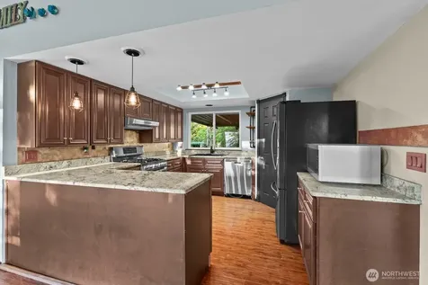 1531 Vista Drive Puyallup WA 98372